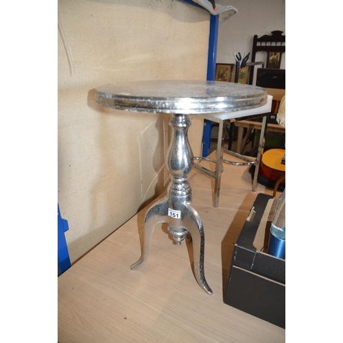 151 - small metal table