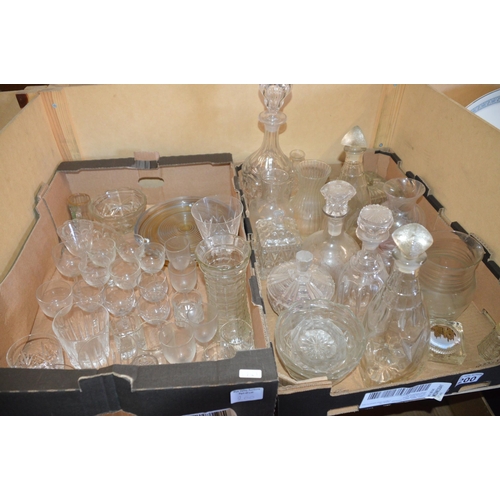 200 - 2 boxes of glassware