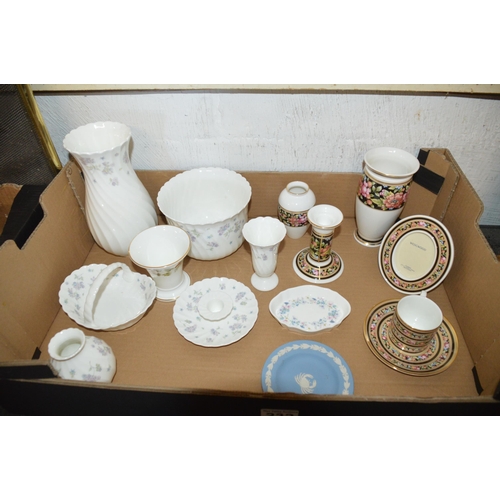 232 - box of Wedgwood china