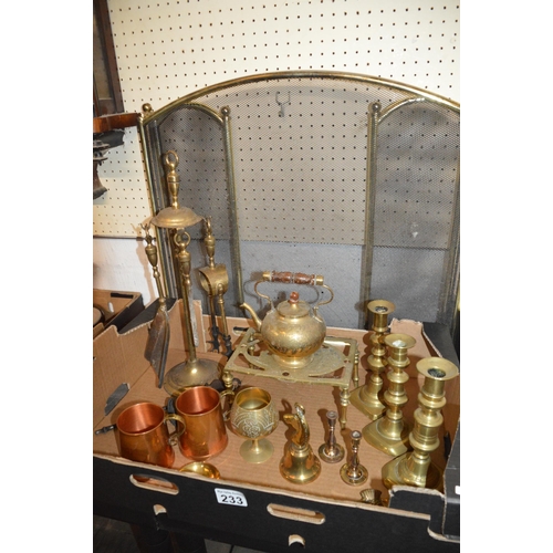 233 - box of brassware etc