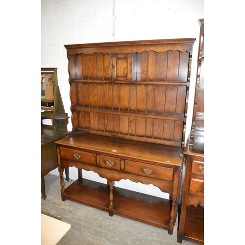 288 - oak dresser