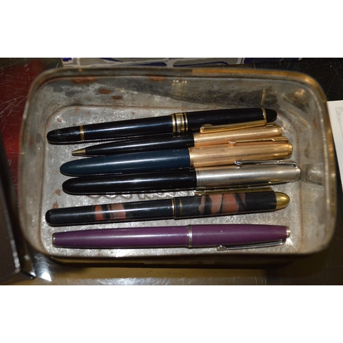 374 - 6 assorted pens