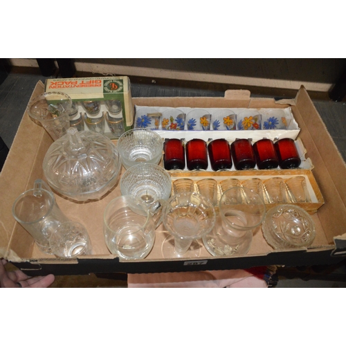 287 - box of glassware