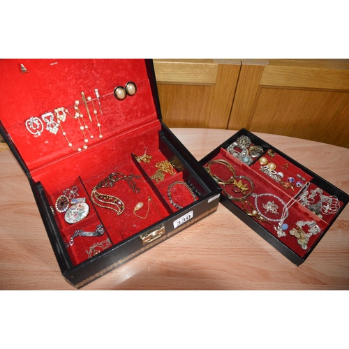 330 - jewellery box & contents