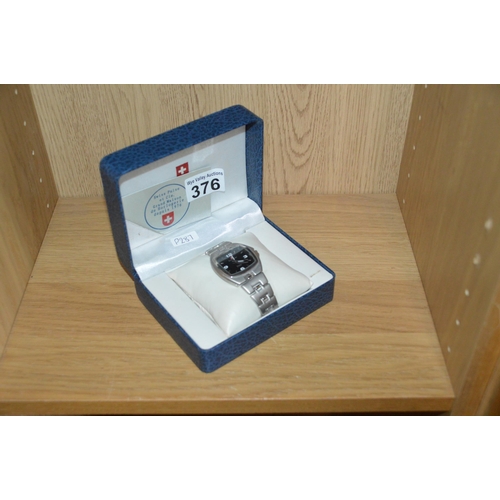 376 - boxed gents watch