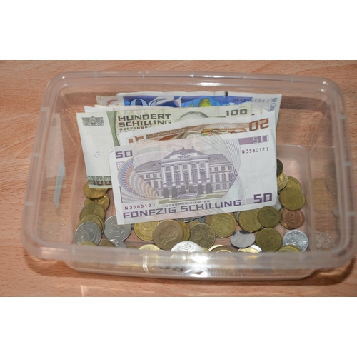 387 - tub of mixed coins/bank notes