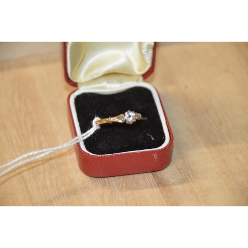 430 - 18ct gold ring, size m