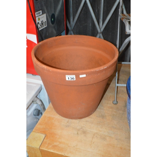 136 - plant pot