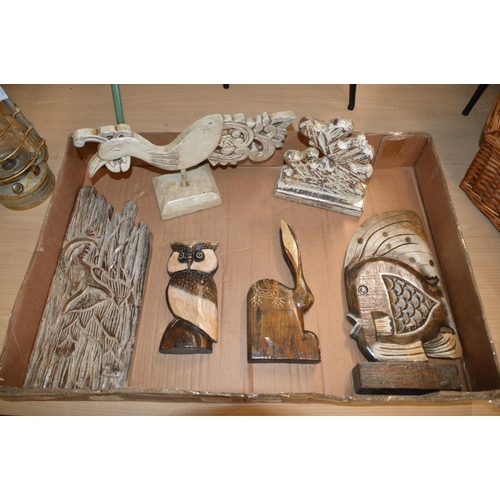 259 - box of carvings