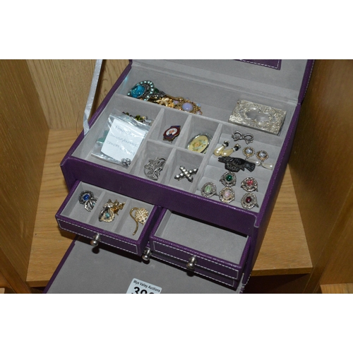 390 - jewellery box & contents