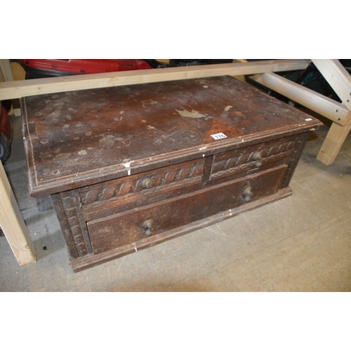 176 - set of drawers