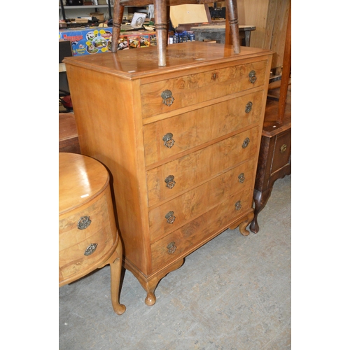 208 - chest of drawers