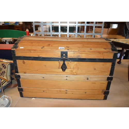 279 - wooden chest