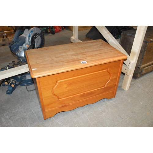 155 - pine blanket box