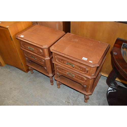 173 - 2 bedside tables