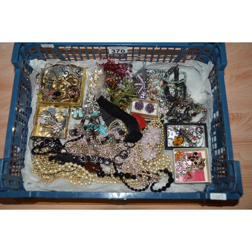 370 - crate of costume jewellery