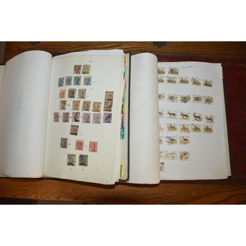 371 - 2 stamp albums