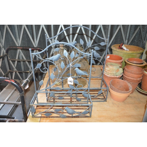 142 - 2 plant stands