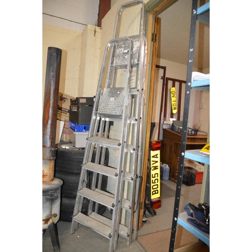 113 - 2 step ladders