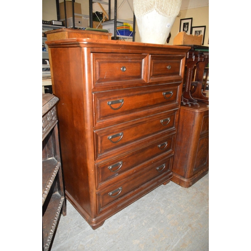 196 - chest of drawers