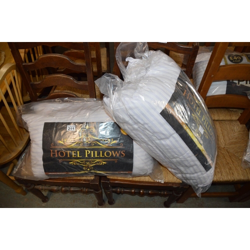 211 - 2 pairs of new pillows