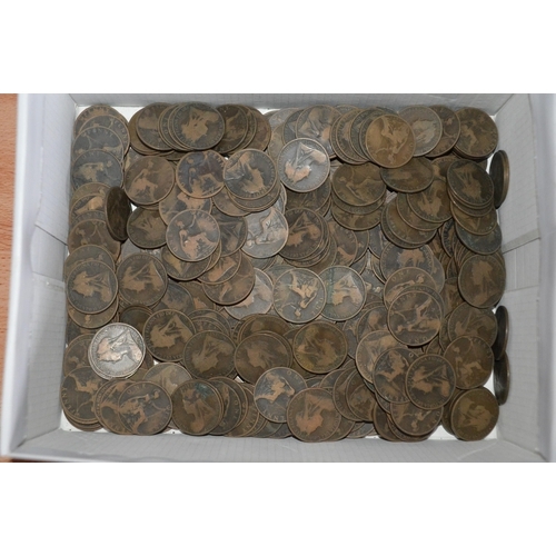 413 - tray of coins