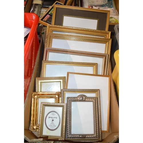 176 - qty of picture frames