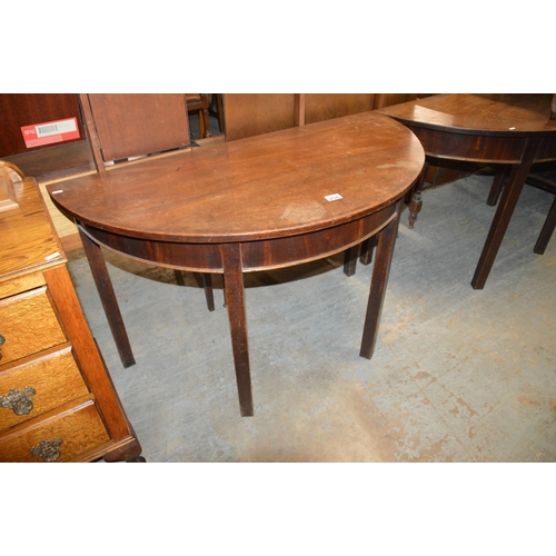 206 - demi lune table