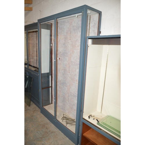 348 - shop display cabinet, with glass shelves