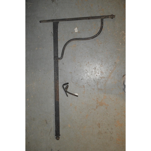 99 - iron hinge/hanger