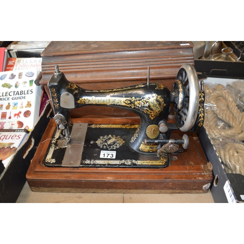 173 - singer sewing machine