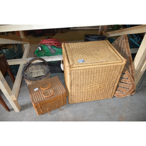 180 - qty of wicker items