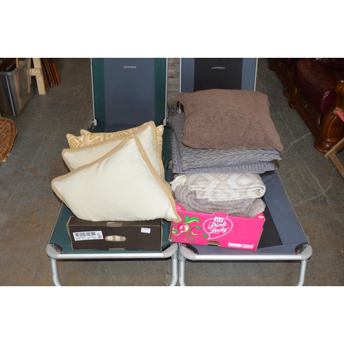 211 - 2 boxes of cushions/blankets