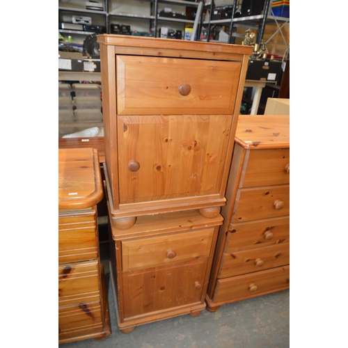 218 - 2 pine bedside tables