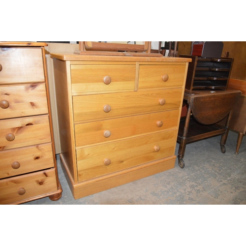 220 - chest of drawers