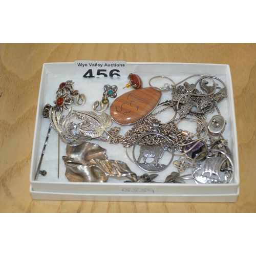 456 - tray of misc. silver jewellery