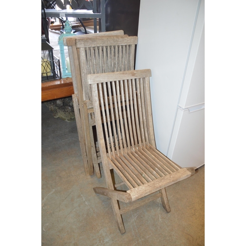 208 - 4 garden chairs