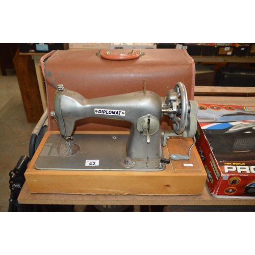 42 - diplomat sewing machine