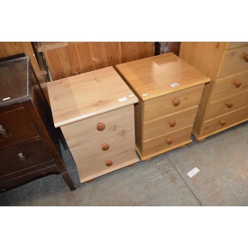 155 - 2 bedside chests