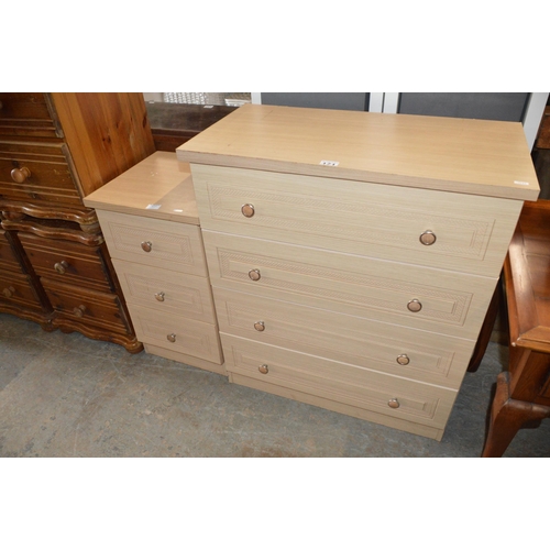 171 - 2 sets of drawers