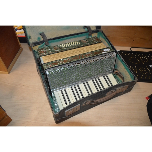 240 - mazzini accordion