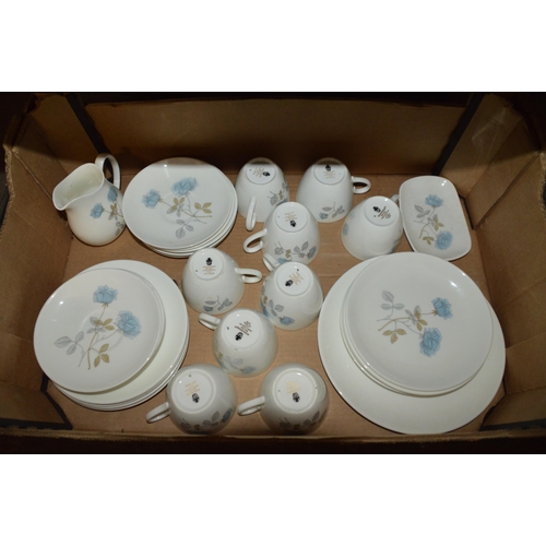 287 - box of wedgwood china