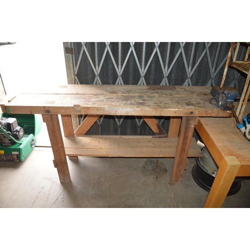 144 - work bench with vice