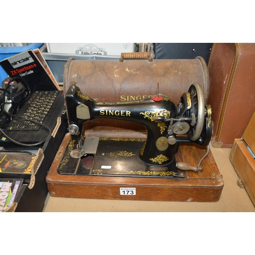 173 - singer sewing machine