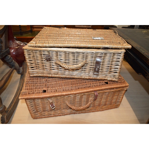 310 - 2 wicker hampers