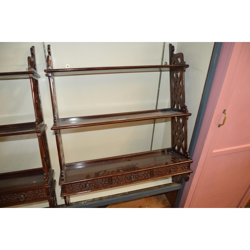 342 - shelf unit