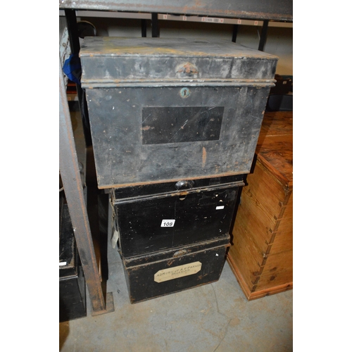 108 - 3 metal trunks