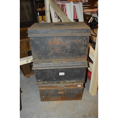 116 - 3 metal trunks