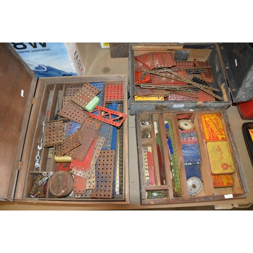 117 - 3 boxes of vintage meccano