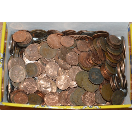 422 - tub of coins